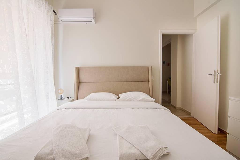 Cozy Flat With 1 Bedroom Next To Metro Station Atenas Exterior foto