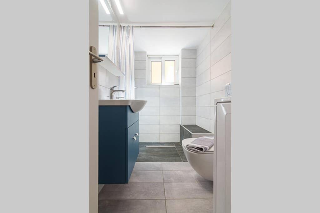 Cozy Flat With 1 Bedroom Next To Metro Station Atenas Exterior foto
