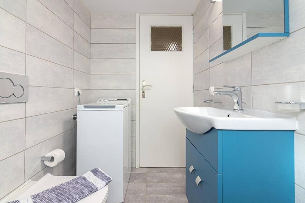 Cozy Flat With 1 Bedroom Next To Metro Station Atenas Exterior foto